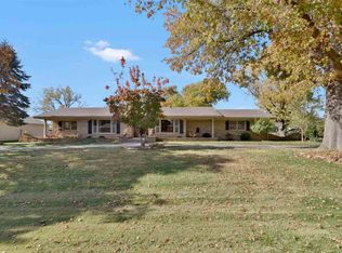 565 S Hidden Valley Dr, Wichita, KS 67209