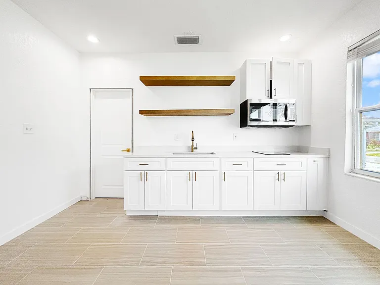 701 S Bermuda Blvd — Photo 3