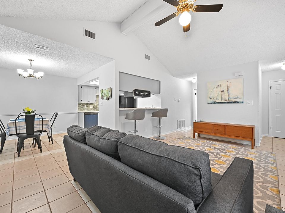 1st image of 275 Mooring Cir APT A