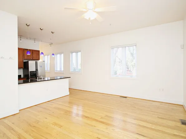 215 5th St SW APT 1D, Charlottesville, VA 22903