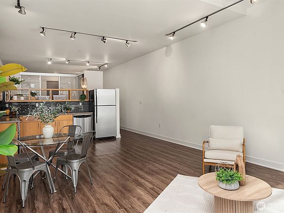 4th image of 2015 Terry Avenue #416
