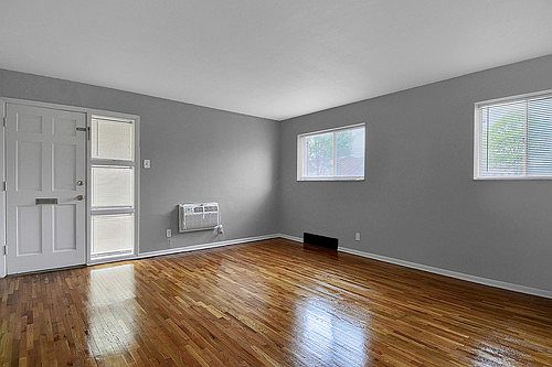 3rd image of 6507 Lansdowne Ave