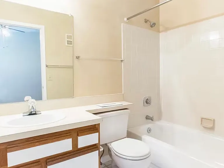 7667 N Wickham Rd — Photo 16