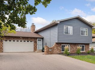 4299 Sun Cliff Rd, Eagan, MN 55122