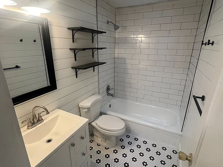 11 Lincoln Dr — Photo 8