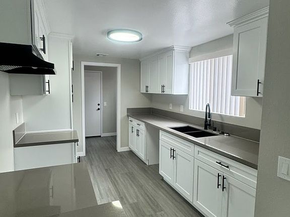 4th image of 219-227 E 49th St #19-2