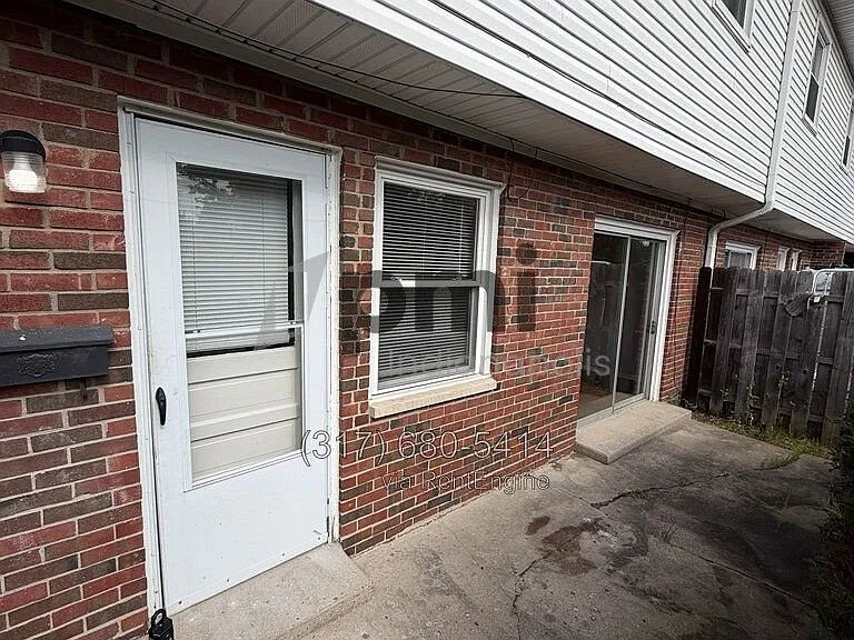 1617 Winfield Park Dr — Photo 1