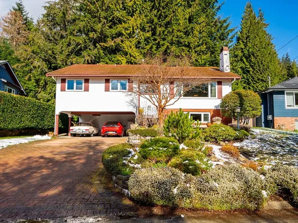 4651 Valley Rd, North Vancouver, BC V7K 2M1
