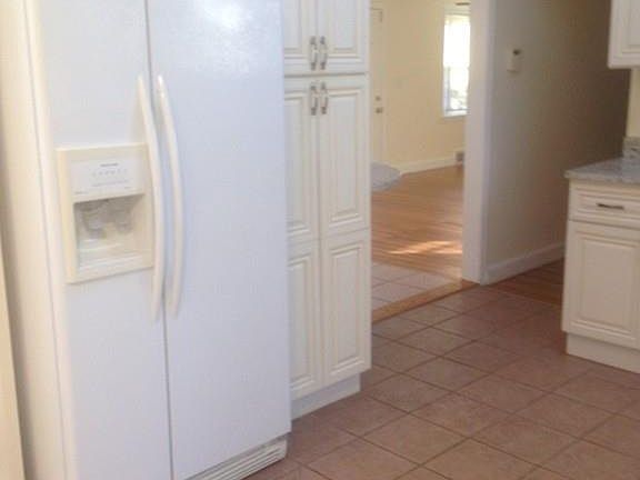 5th image of 147 Montrose Ave