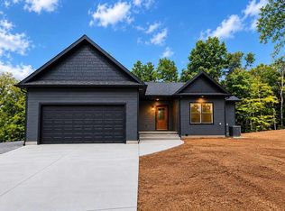 4000 Star Point Rd, Byrdstown, TN 38549