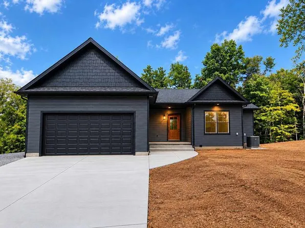 4000 Star Point Rd, Byrdstown, TN 38549