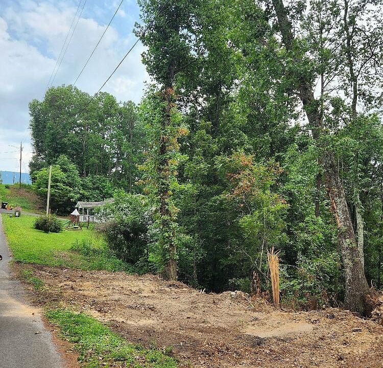1st image of 58 Hill Dr