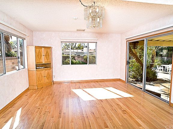 5th image of 16038 Liggett St