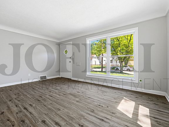 5th image of 19604 Sunset Dr