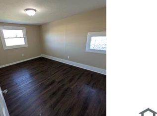 2412 Starr Ave, Oregon, OH 43616