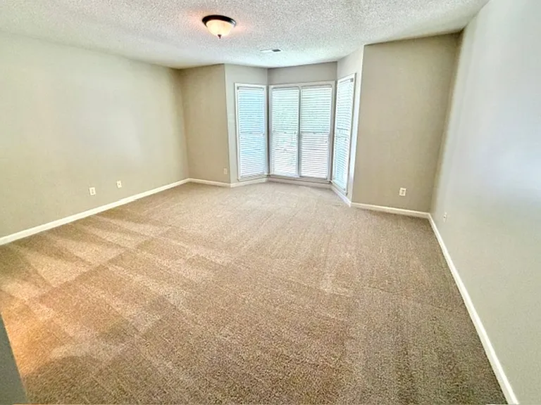 489 Chickasaw Land Way — Photo 17