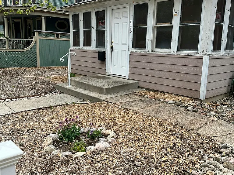 Front Curb-Side Entry