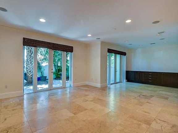 5th image of 3124 Aviation Ave #3124