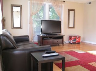 3056 N Leavitt St APT 2W, Chicago, IL 60618
