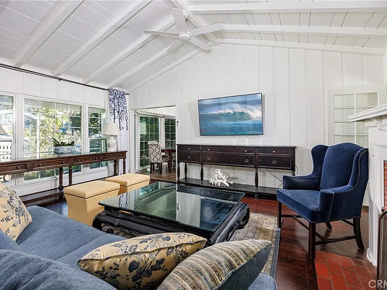 361 Cypress Dr — Photo 4