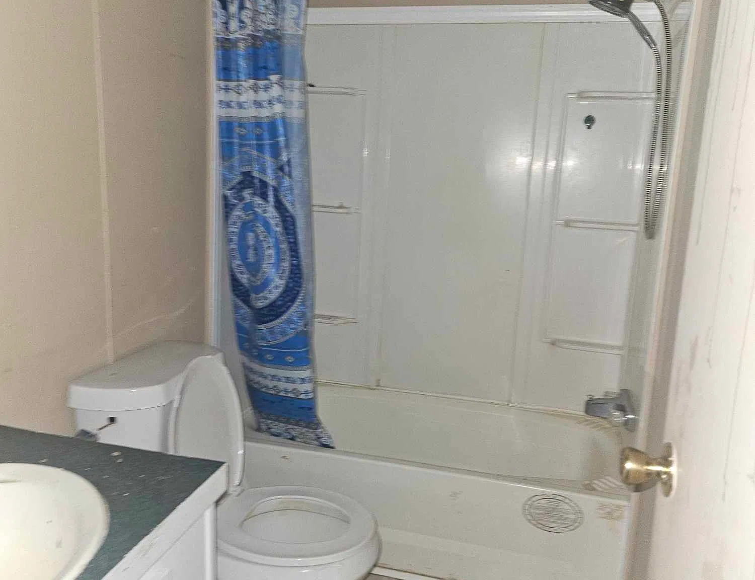 3 bed, 1500 sqft, $850 — Photo 3