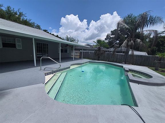 2nd image of 9 Teak Way Dr