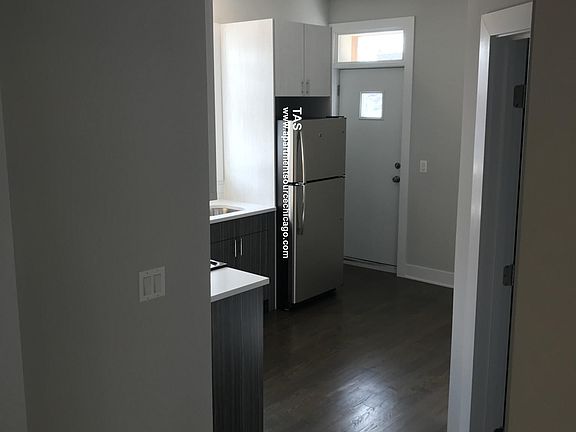 5th image of 2620 N Rockwell St #2F