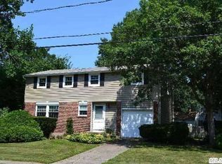 57 Hooper St, Port Jefferson Station, NY 11776