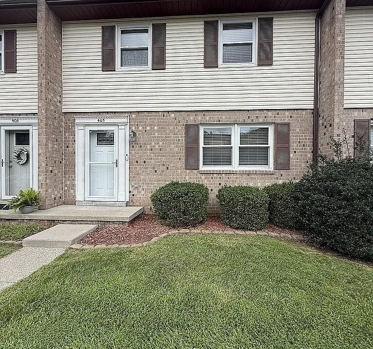 405 Spruce Ln