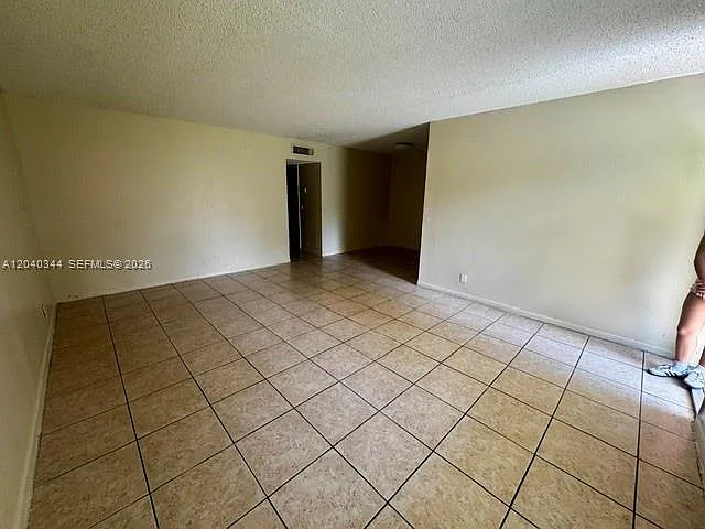 4160 NW 21st St #117-E — Photo 2