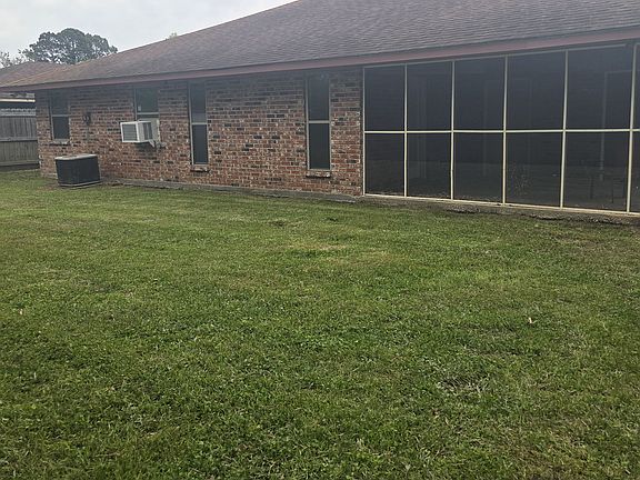 3rd image of 5725 Benson Dr