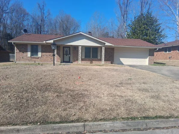 3904 Royal Forrest Dr, Pine Bluff, AR 71603