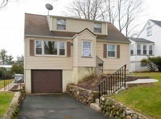 22 Sunnyside Rd, West Orange, NJ 07052