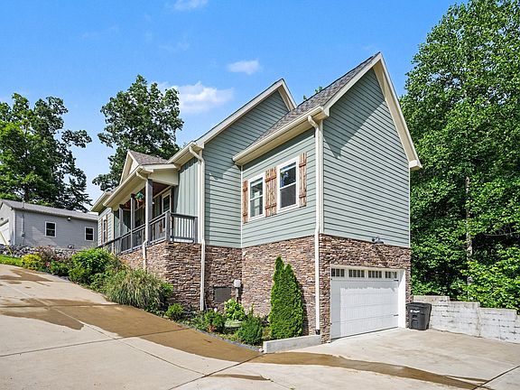 2nd image of 809 Ruby Way