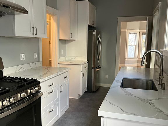 3rd image of 3725 California St APT 2