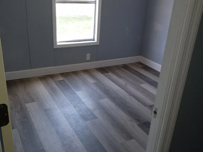 17050 Oxenham Ave — Photo 11