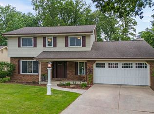 8730 Beacon Woods Pl, Fort Wayne, IN 46804
