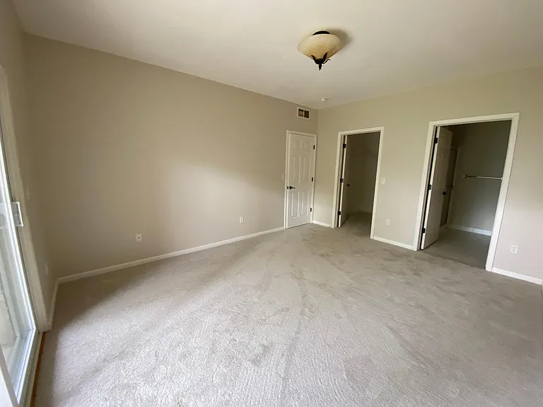 16709 Carriage Way — Photo 8