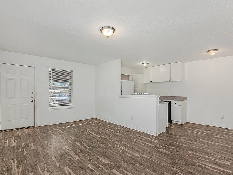 6000 Calloway Ct — Photo 6