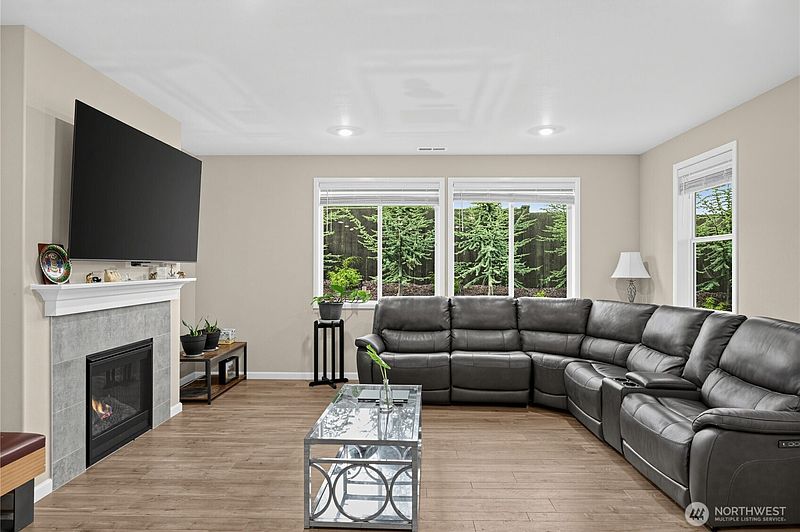 5th image of 12911 Emerald Ridge Boulevard E