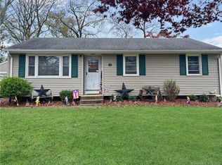 141 Yantic Ln, Norwich, CT 06360