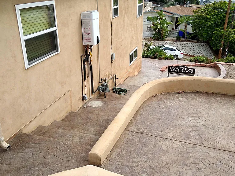 1562 Linwood St — Photo 18