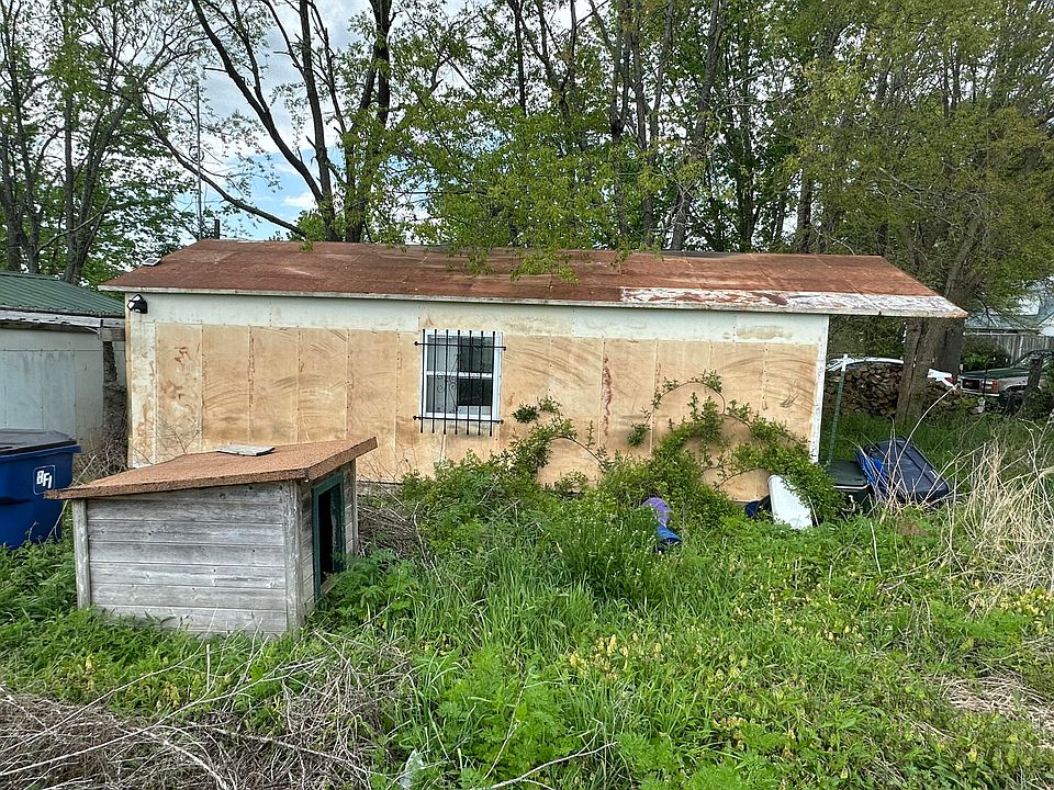 2nd image of 122 Will Chancellor Rd