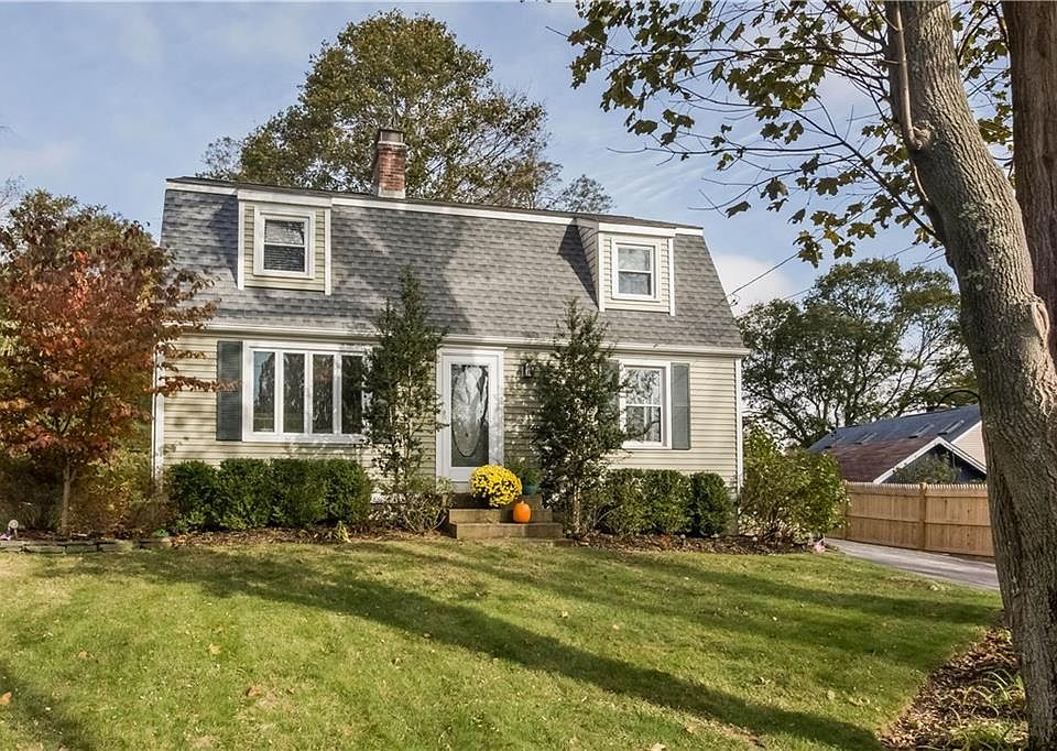 1st image of 15 Rockland Dr