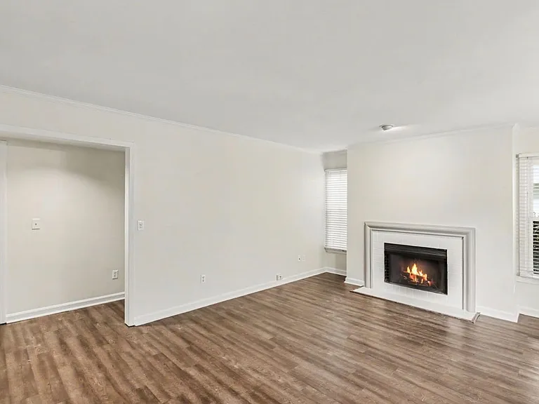 213 Hillsboro Pl — Photo 16