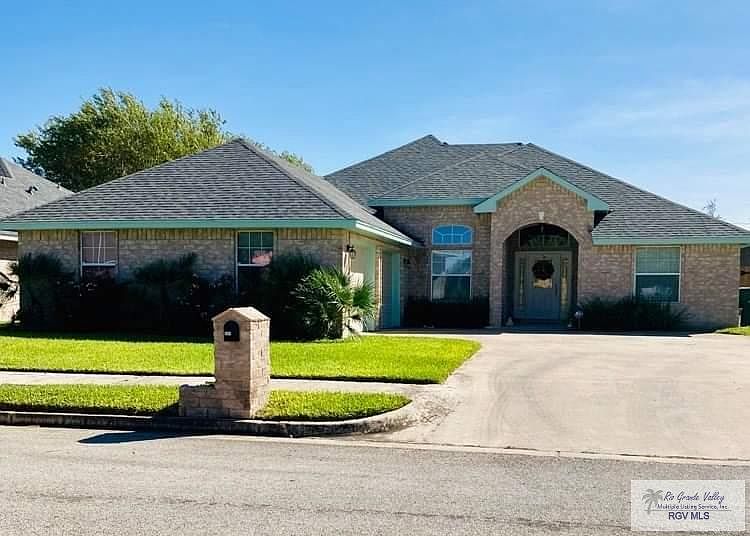 1st image of 405 Woodhollow Ln