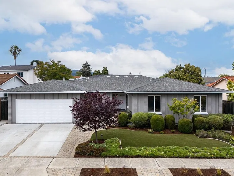 10531 Castine Ave — Photo 1