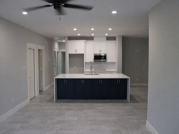 4th image of 1307 Laskey St