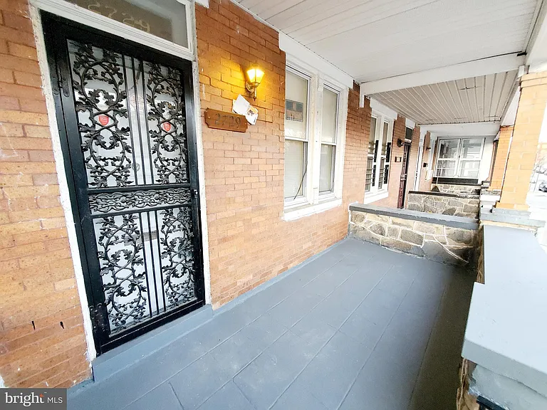 2729 Ashland Ave — Photo 4