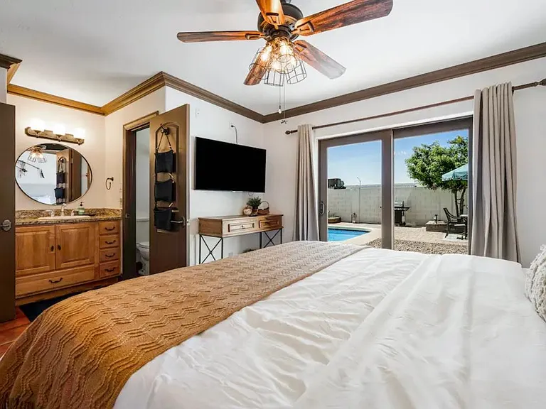 2429 E Dahlia Dr — Photo 14